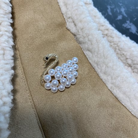 スワン　ブローチ🦢