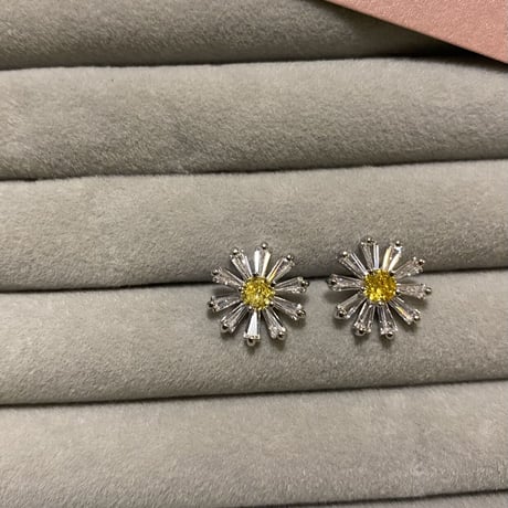 デイジーピアス