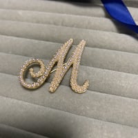 イニシャルブローチ　M スモールタイプ🍒