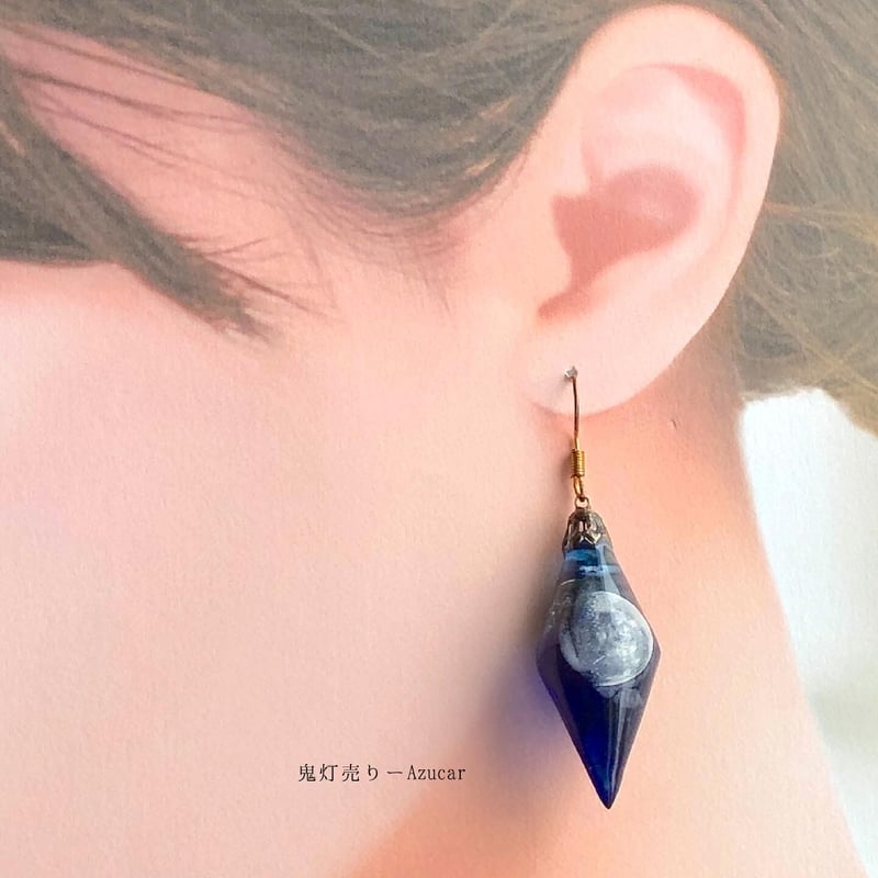 夜と白銀の三日月ランタンピアス イヤリング スチームパンク 歯車 夜と