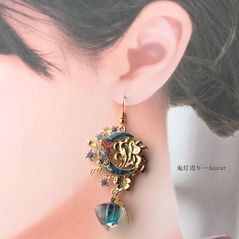 金魚と九尾狐の舞いと鬼灯 蓮と蝶々 レジンほおずきの 金魚と九尾狐の舞いと鬼灯 蓮と蝶々 レジンほおずきの