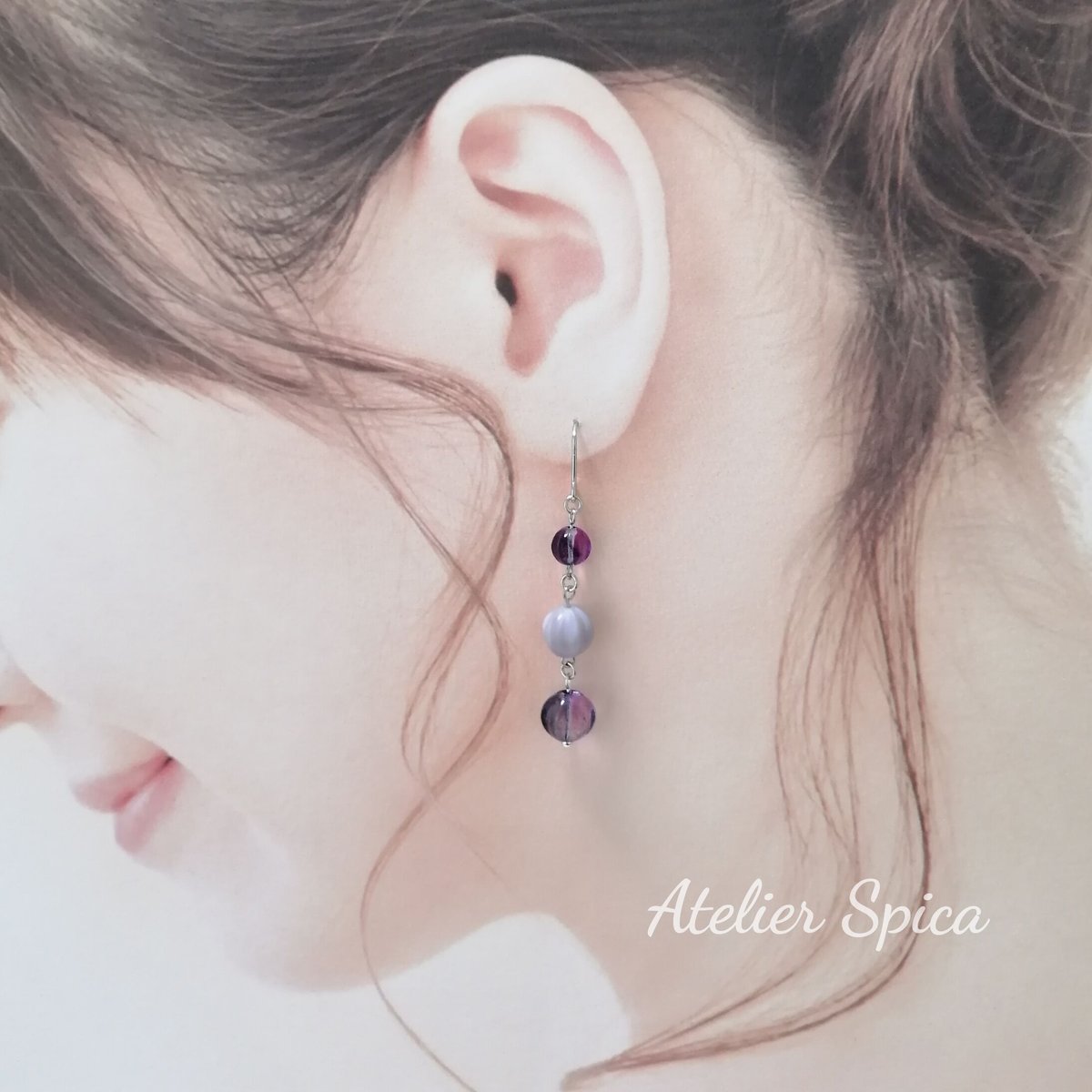 チェコビーズブルー3連ステンレスピアス＆ネックレスのセットアップコーデ チェコビーズブルー3連ステンレスピアス＆ネックレスの