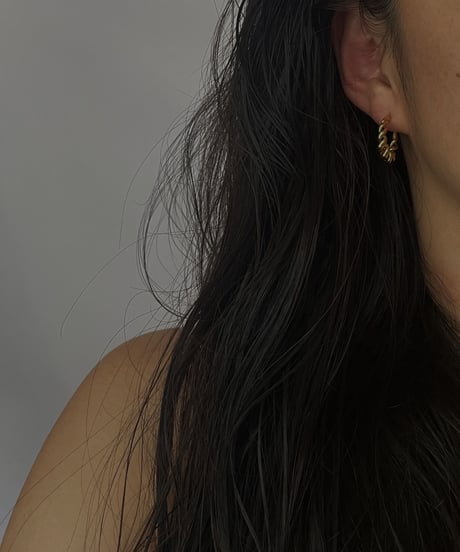 TWIST CIRCLE EARRINGS