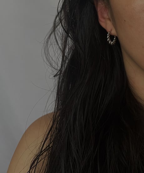 TWIST CIRCLE EARRINGS