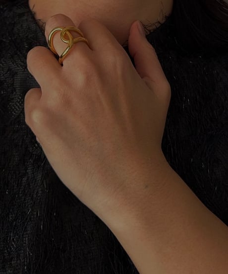 Double Cross Ring