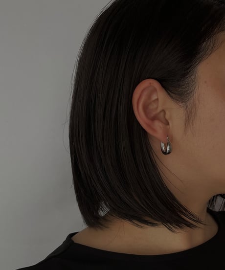 DROP EARRINGS