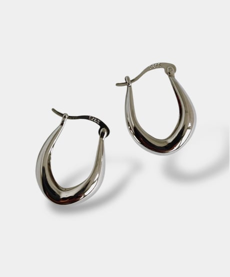DROP EARRINGS