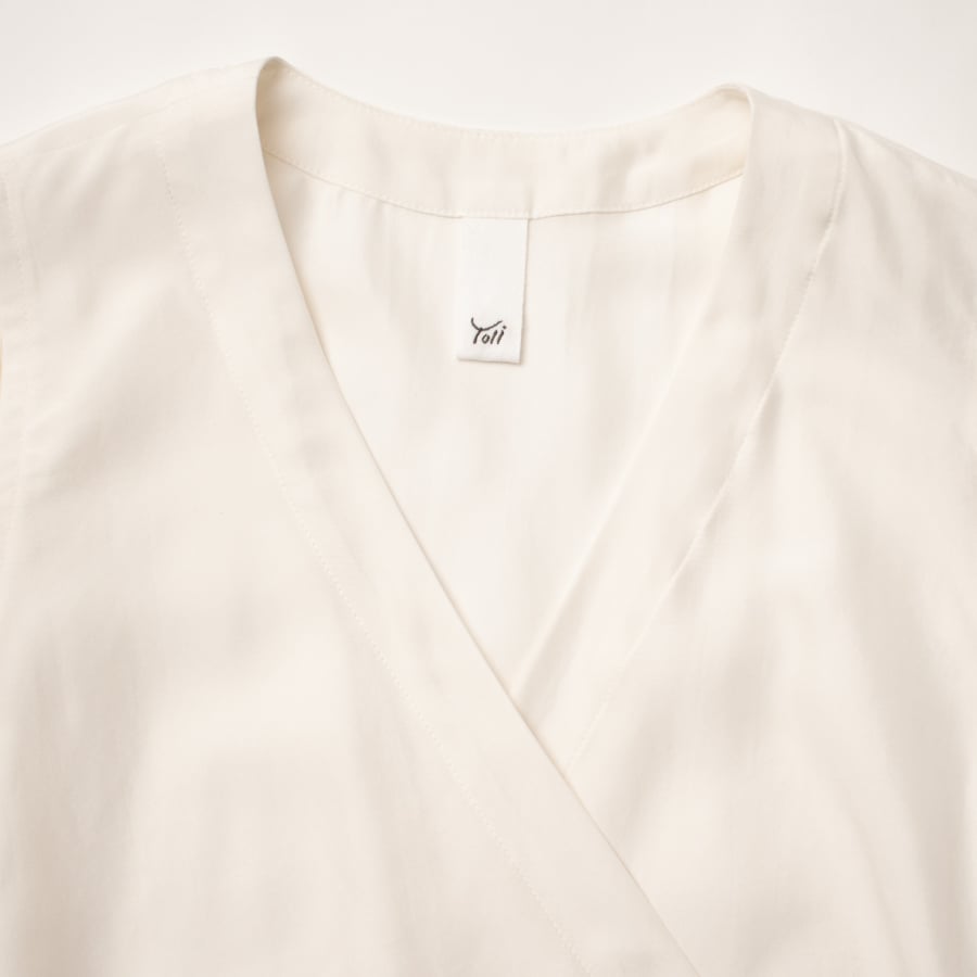 新品未使用◯Yoli◯Silk wrap vest ホワイト2024ss