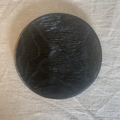 黒の丸皿（ウオールナット）76