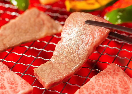 近江牛肩ロース／500ｇ（すき焼用、しゃぶしゃぶ用、焼肉用からお選びください）　お肉ギフト　  御中元 お中元ギフト