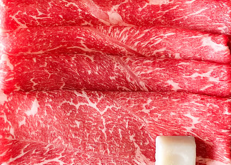 味彩牛モモ（すき焼き用）／550g　適度な霜降りとやわらかな肉質で人気がある熊本県の銘柄牛です。　お肉ギフト　 御中元 お中元ギフト
