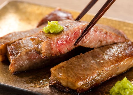 近江牛サーロインステーキ／250ｇ×2枚　有名ホテルや銘店にお肉を卸す「河富」の職人が確かな目で選んだ 本当に美味しいお肉です！　お肉ギフト　 御中元 お中元ギフト
