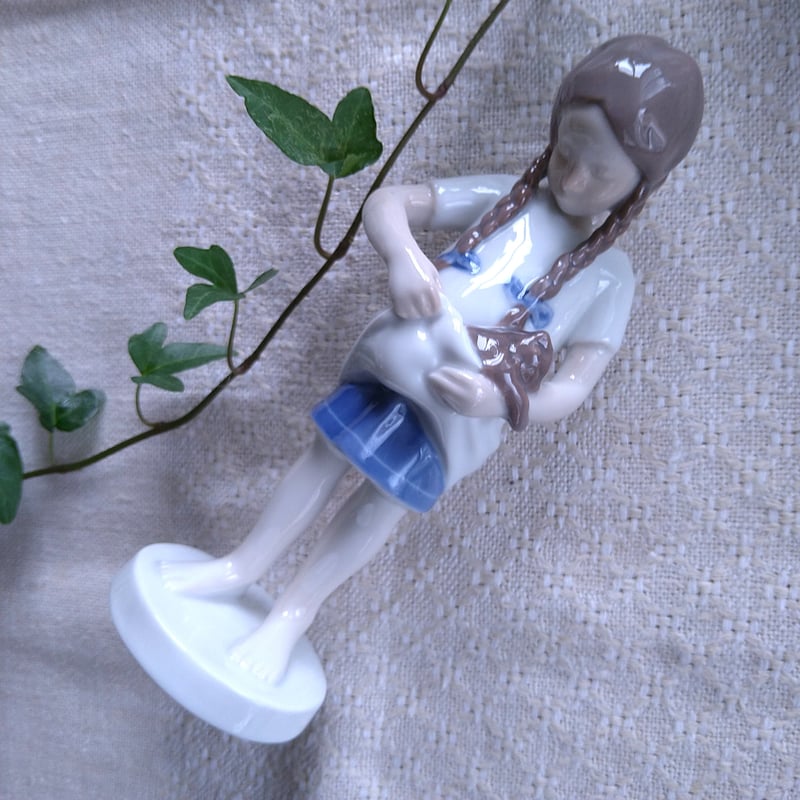 ビングオーグレンダール、フィギュリン少女 ビングオーグレンダール