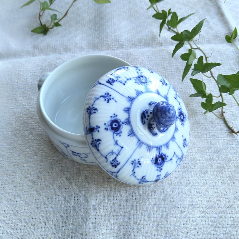 ロイヤルコペンハーゲンのキャンディー入れ