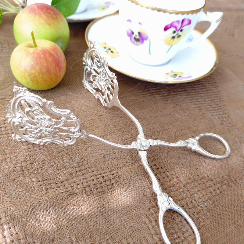 ♡スウェーデン製品　ケーキ用トング♡ スウェーデンへのインポートシルバーケーキトング重さ約54g長さ約16㎝L