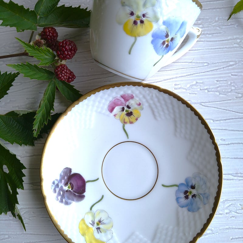 1952年～1957年のBing＆Grondahlビングオーグレンダールのパンジーの