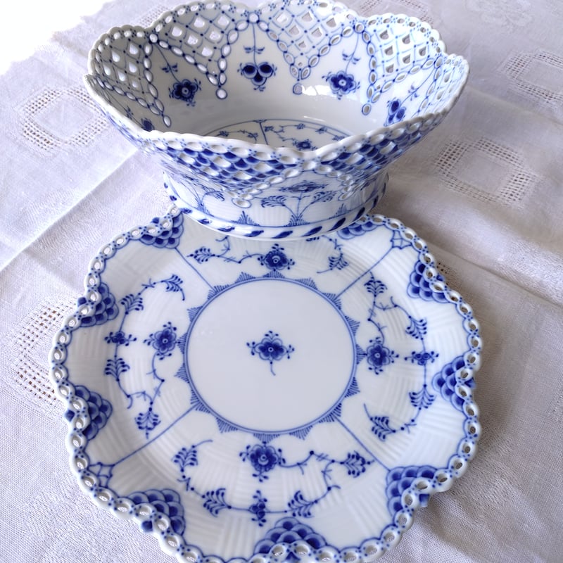 1962年のRoyalCopenhagenフルレースのバスケットと受け皿の