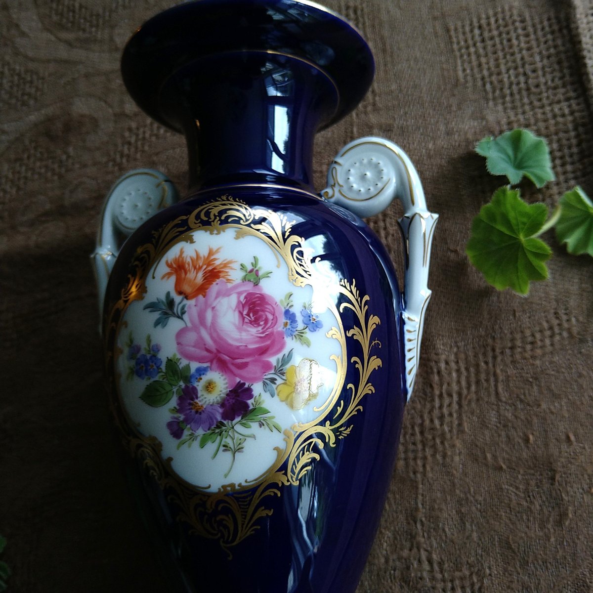 Meissenマイセン、コバルトにフラワーブーケの花瓶、高さ約23.7㎝H 