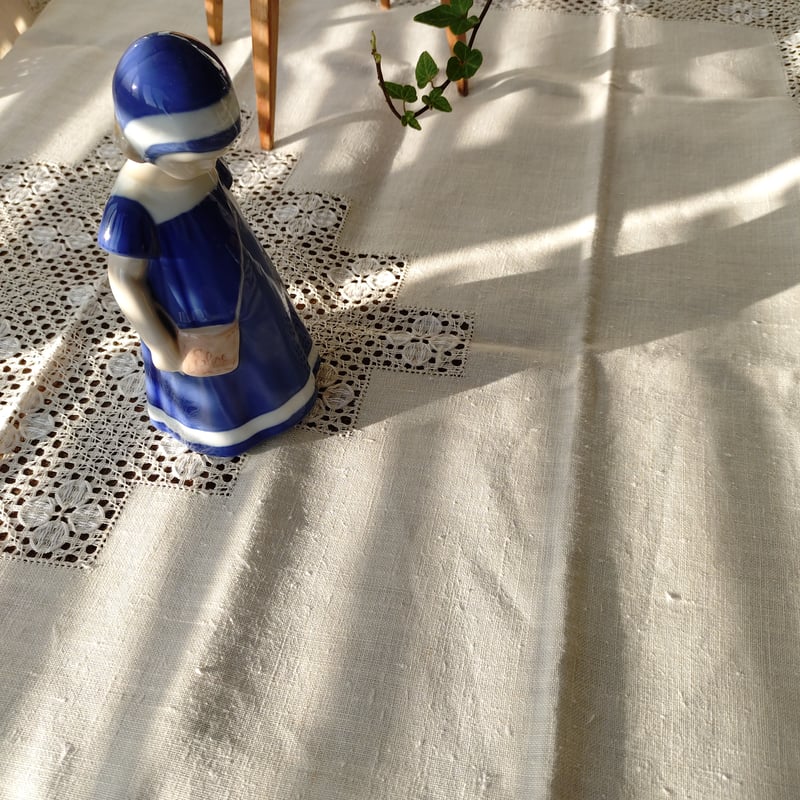 Bing＆GrondahlのElseちゃん・青いドレスの女の子のフィギュリン高さ約