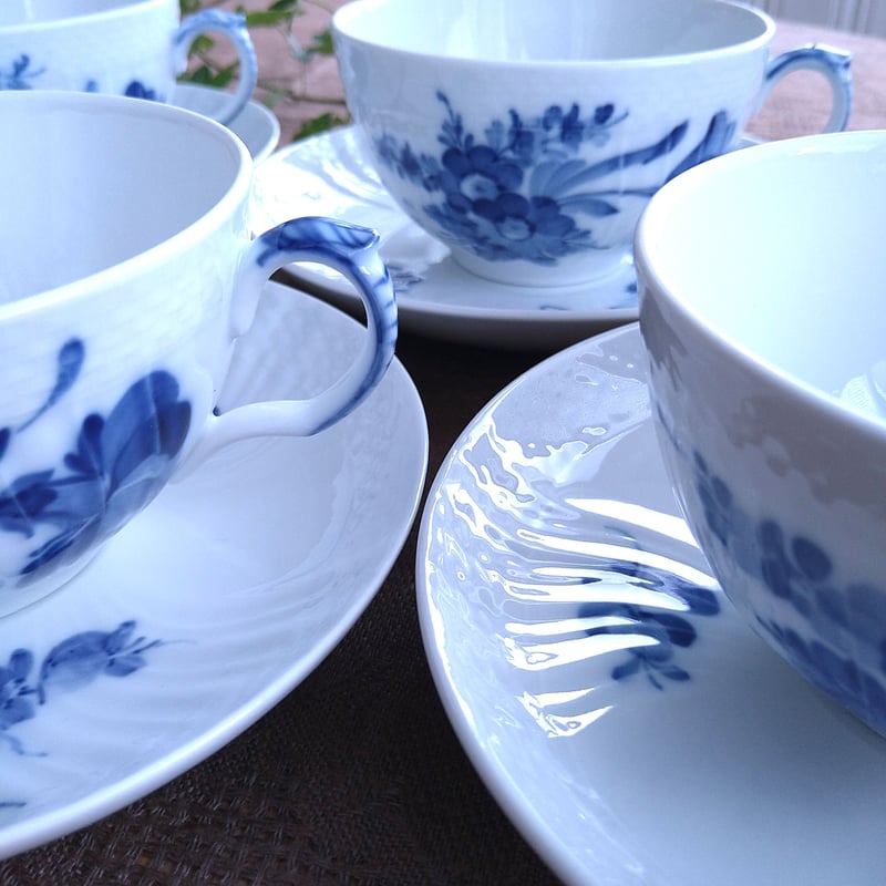 ブルーフラワーカーブ モーニングカップソーサー