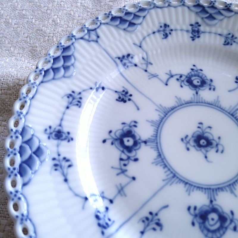 ロイヤルコペンハーゲン ホワイトフルーテッド フルレース ケーキ