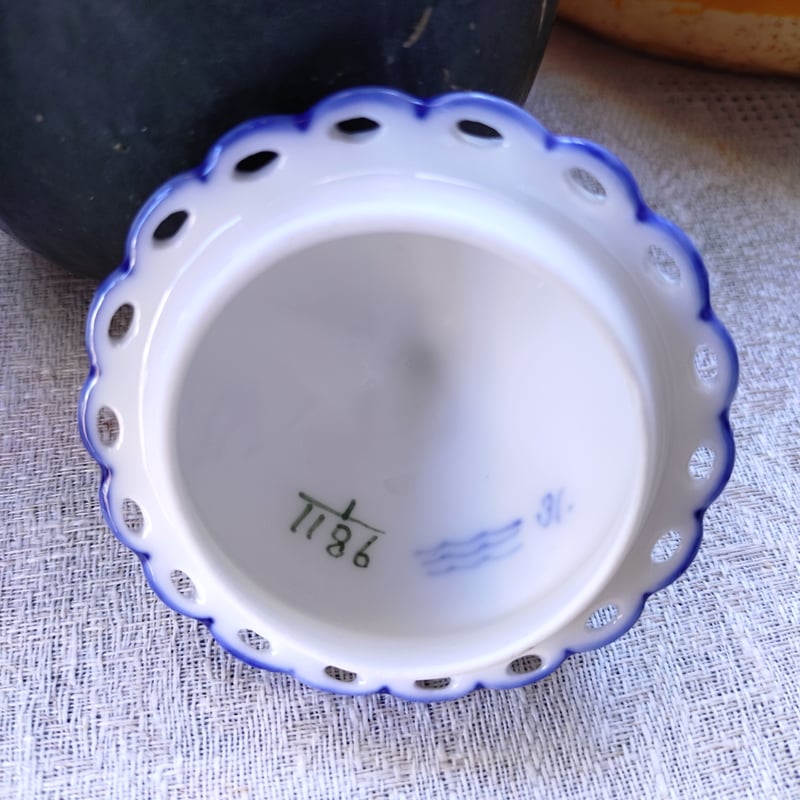 1889-1922年RoyalCopenhagenフルレースのポプリポット蓋付き高さ約15.5