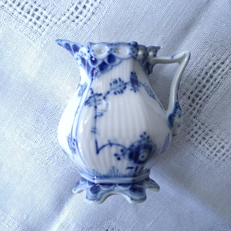 ロイヤルコペンハーゲン　ブルーフルーテッド フルレース　　クリームピッチャー 1969～1974年のブルーフルーテッドフルレースのミルクピッチャー高さ