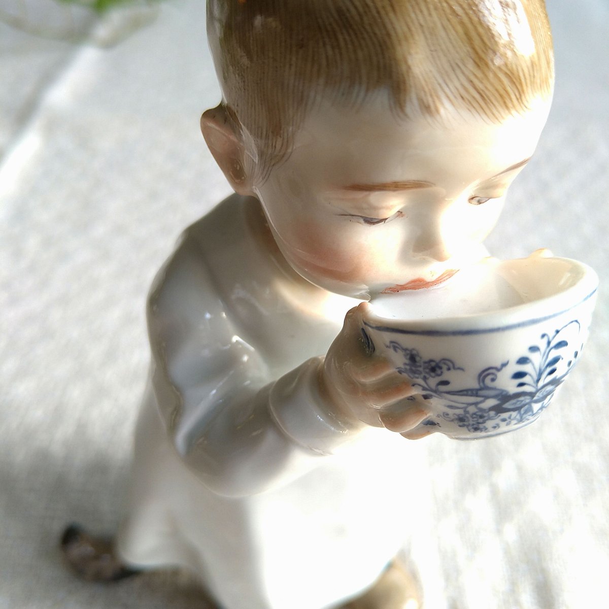 1905~1924年 Meissenミルクを飲む子供 約16.5 ㎝H/Hentschel k 1905~1924年 Meissenミルクを飲む子供 約16.5 ㎝H/Hentschel k