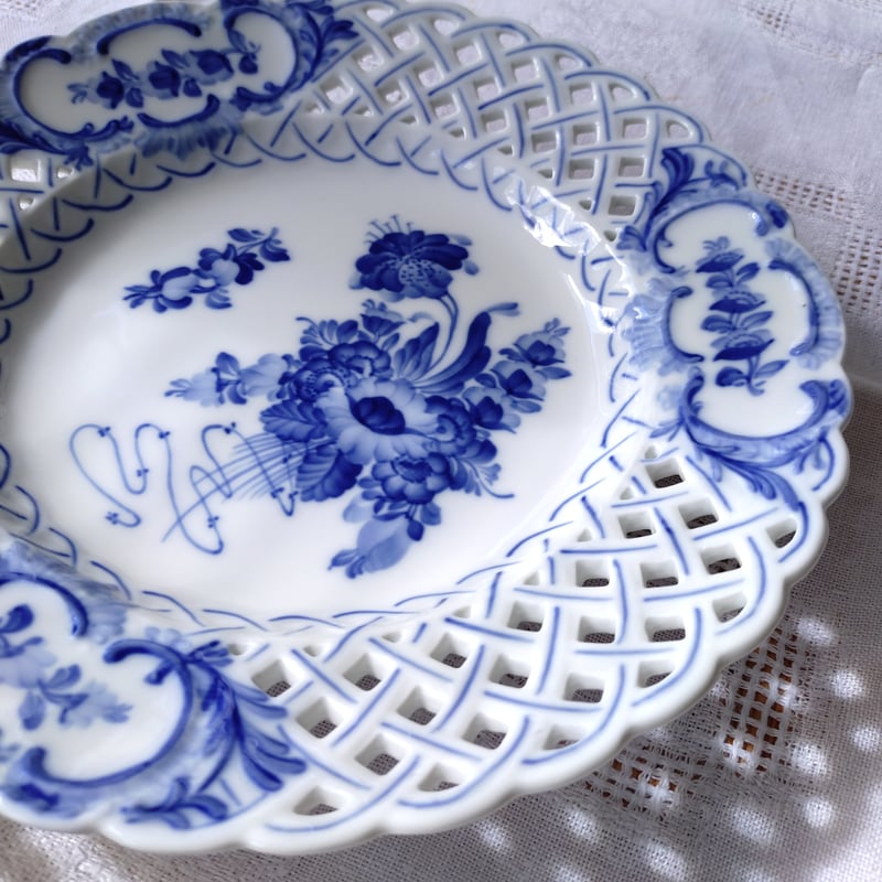 新品ロイヤルコペンハーゲン ブルーフラワーカーブ バスケット(オープンワーク) 新品ロイヤルコペンハーゲン ブルーフラワーカーブ バスケット