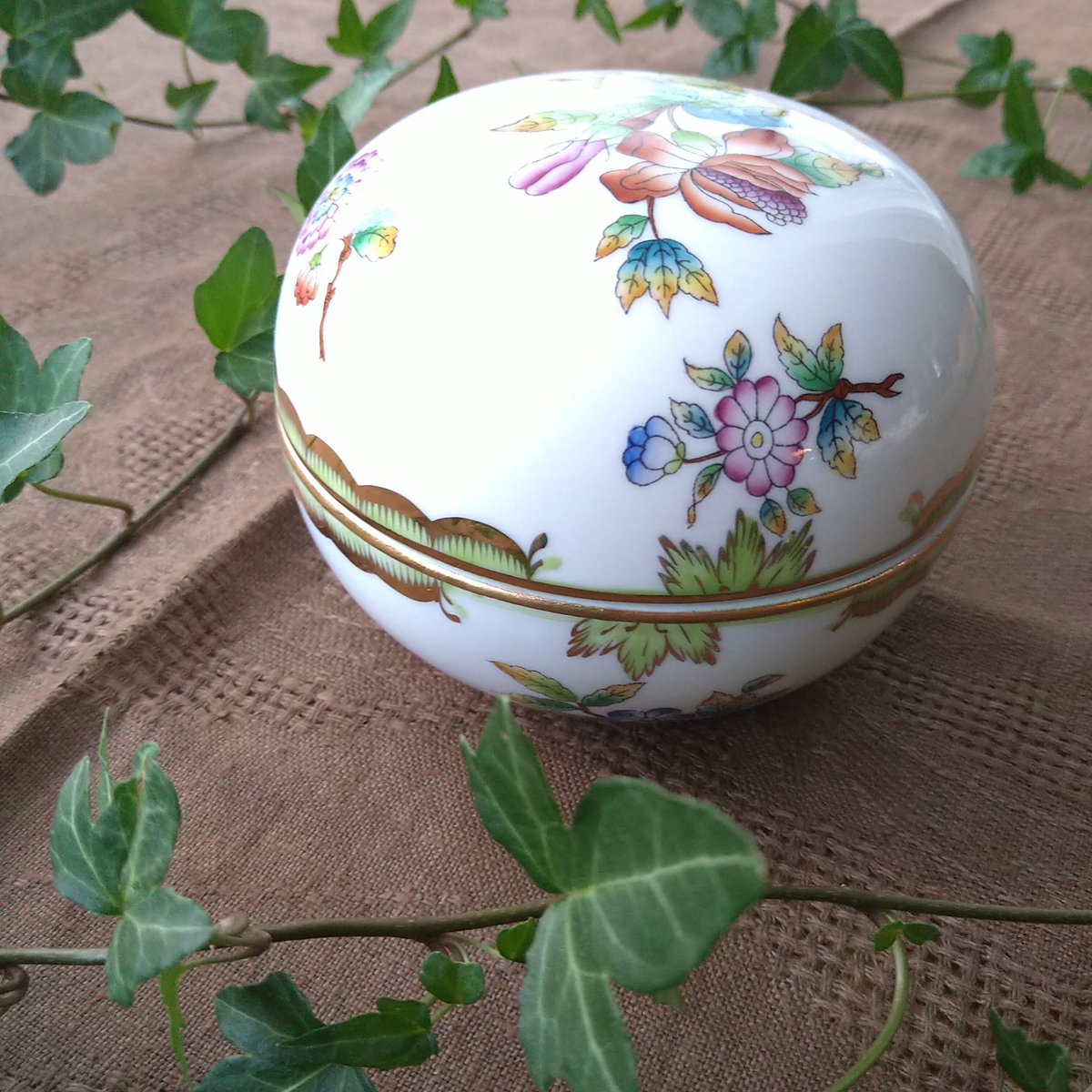 Herendヘレンドヴィクトリアのボンボン入れ 高さ約8.5㎝H、口径