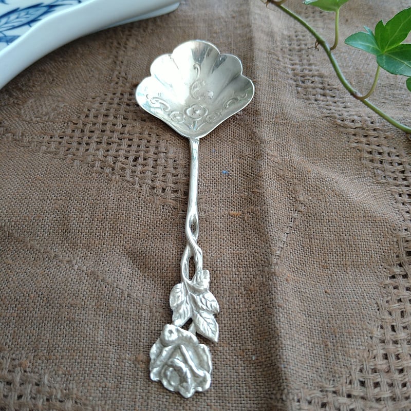 アンティーク 薔薇の純銀スプーン