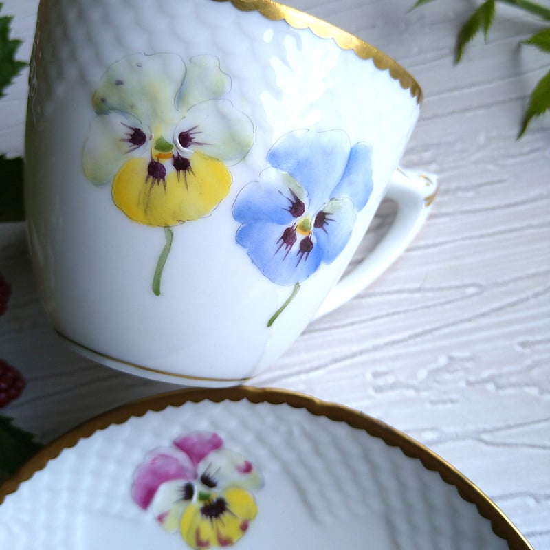 1952年~1957年のBing&Grondahlビングオーグレンダールのパンジーの 1952年~1957年のBing&Grondahlビングオーグレンダールのパンジーの