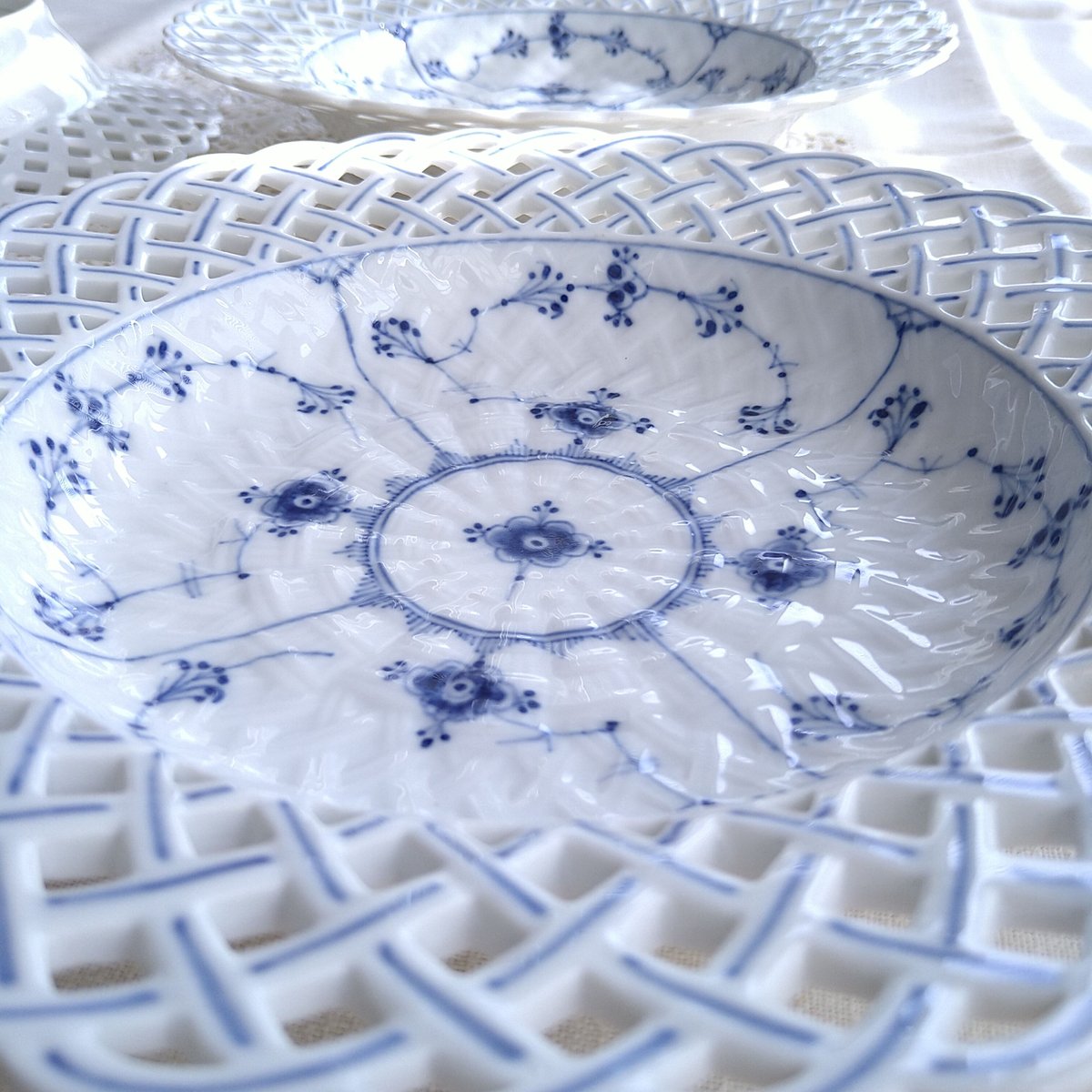 2級品ではあるけれども美しいお皿。1889～1922年のRoyalCopenhagen 