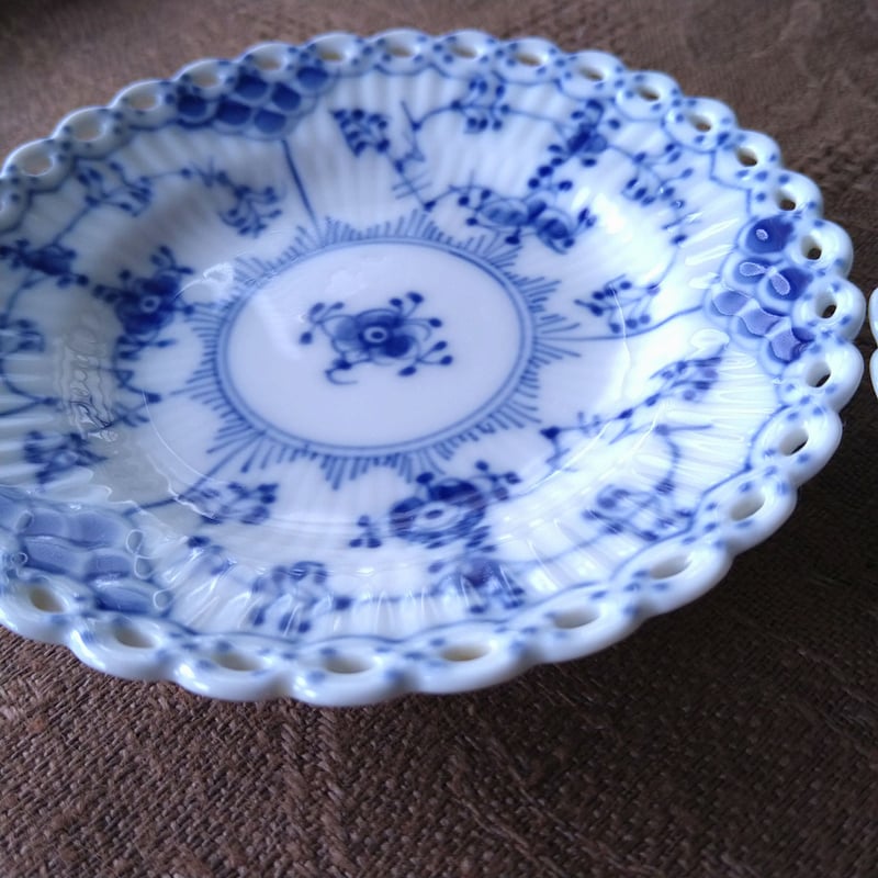 RoyalCopenhagenFullLaceフルレース直径約11㎝型番号1145の小皿/Fu