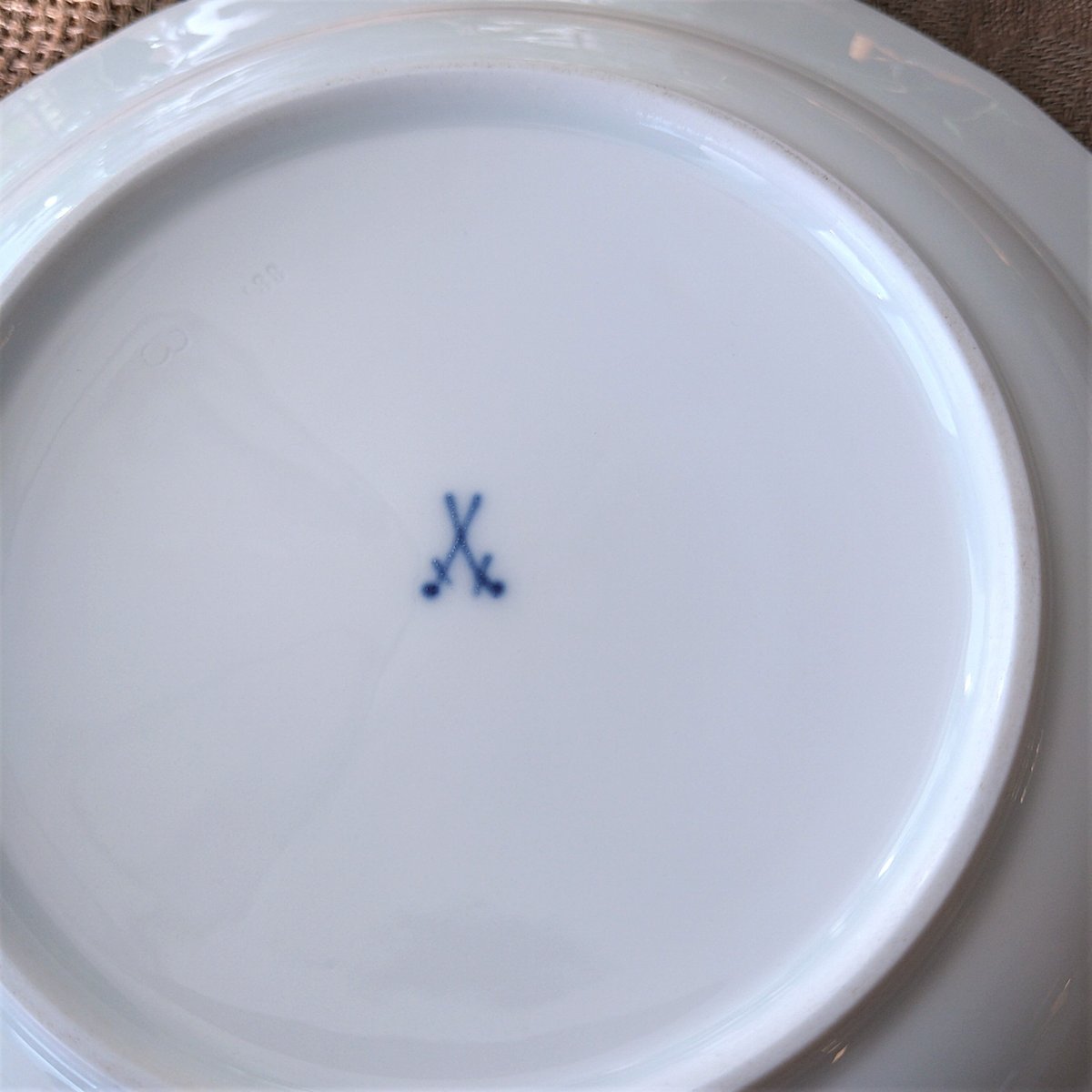 1860～1924年Meissen花と昆虫の絵 前菜皿21㎝Dピンクのバラと小花/21