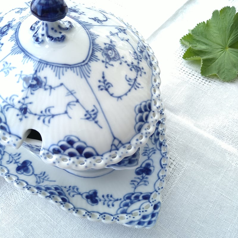 1969～1979年RoyalCopenhagenブルーフルーテッドフルレース蓋つき