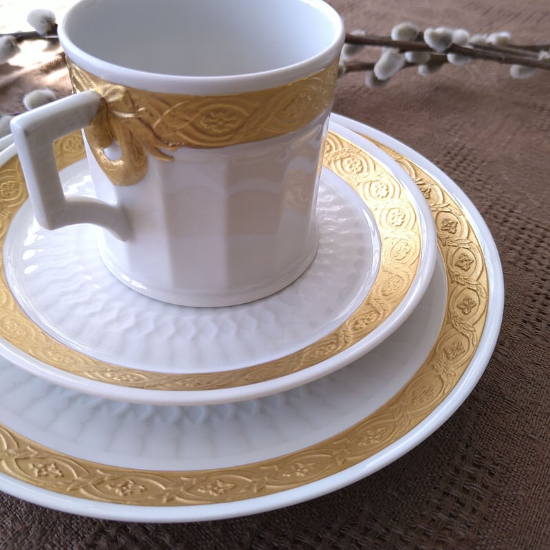 1966、1968年RoyalCopenhagenゴールドファンのカップソーサー