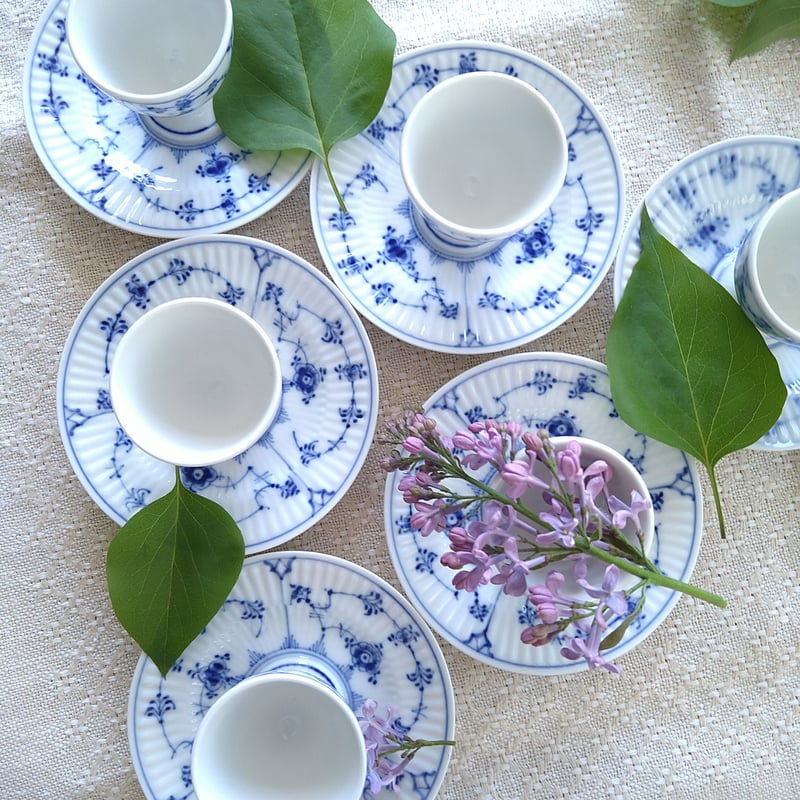 2級品です。1959年のプレイン皿付きのエッグスタンド