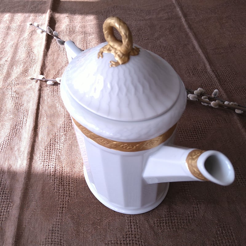 1966、1968年RoyalCopenhagenゴールドファンのカップソーサー