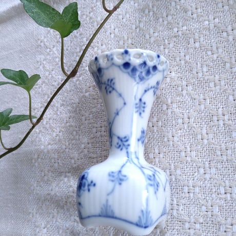 1968年のRoyalCopenhagenフルレース小さな花瓶高さ8㎝/Full Lace vase 8cmH