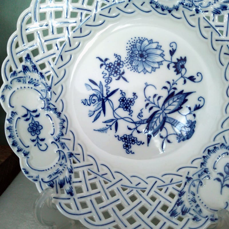 Meissenマイセン ブルーオニオンのオープンワークのお皿直径約21