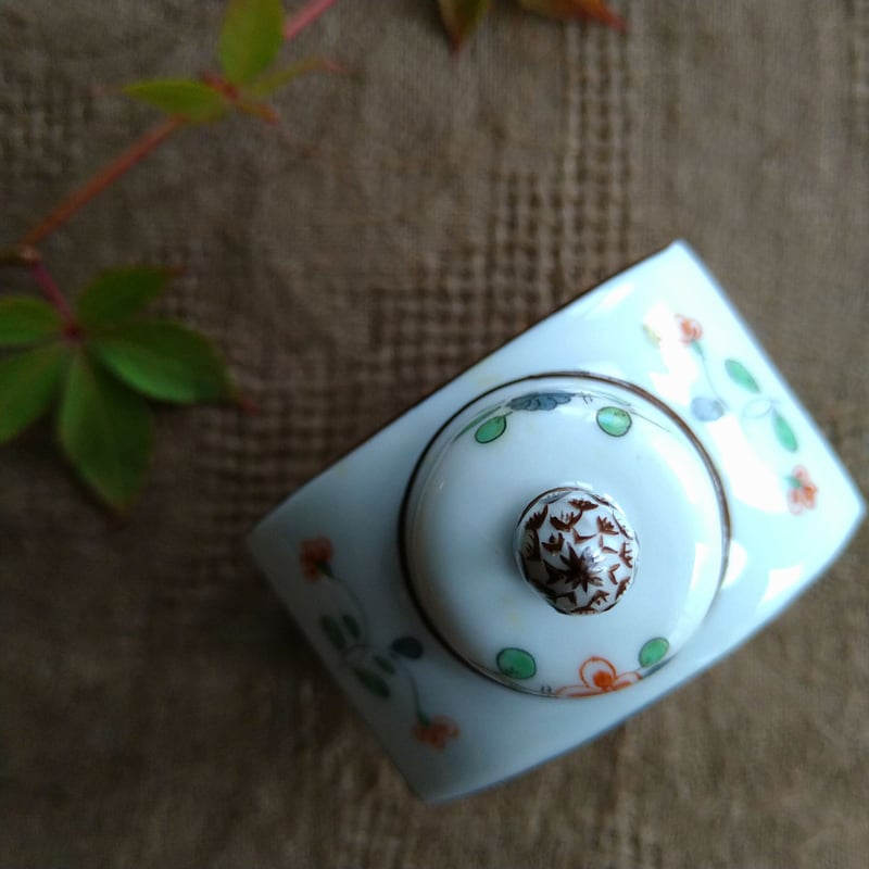 1900年頃のMeissenイエロータイガーの小さな茶入れ・ティー