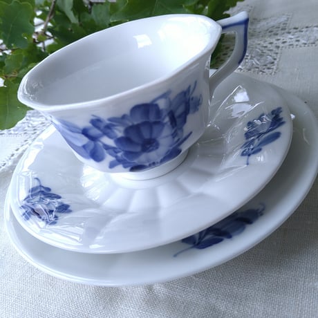  ブルーフラワー カーブ ソース ボート&スタンド ブルーフラワー カーブ ソース ボート&スタンド 【公式通販】