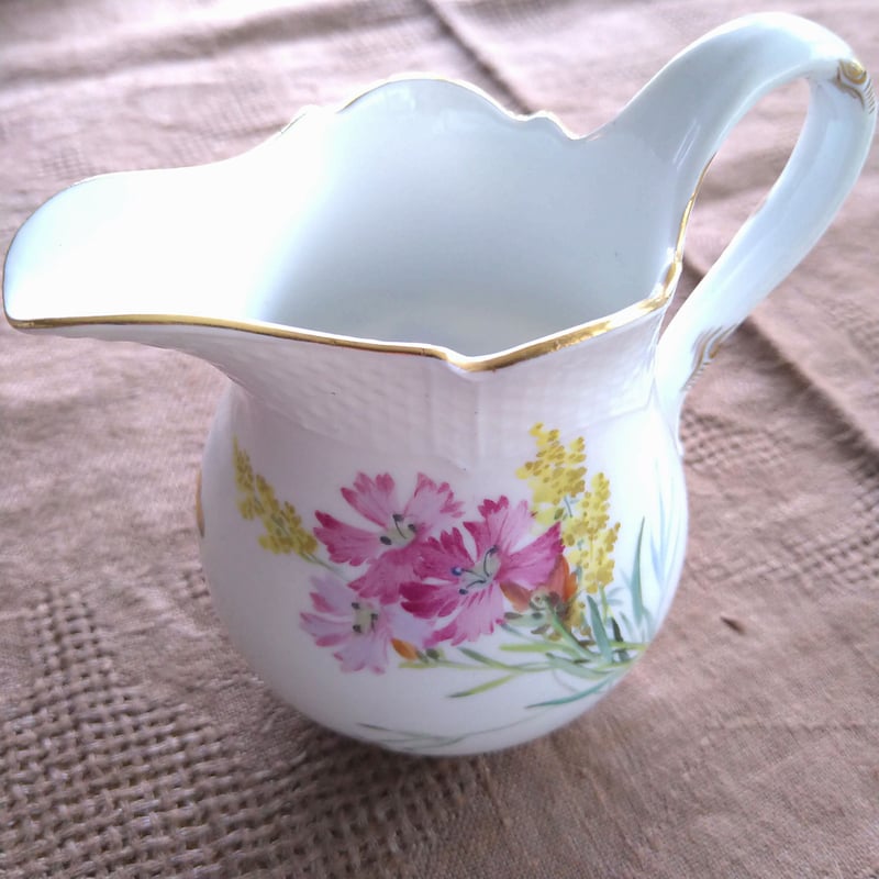 MEISSEN - 【古マイセン】ミルクピッチャー クリーマー※トレイ付「散らし小花／ピンクローズ」 MeissenRoseset_LR_2.jpg?v=