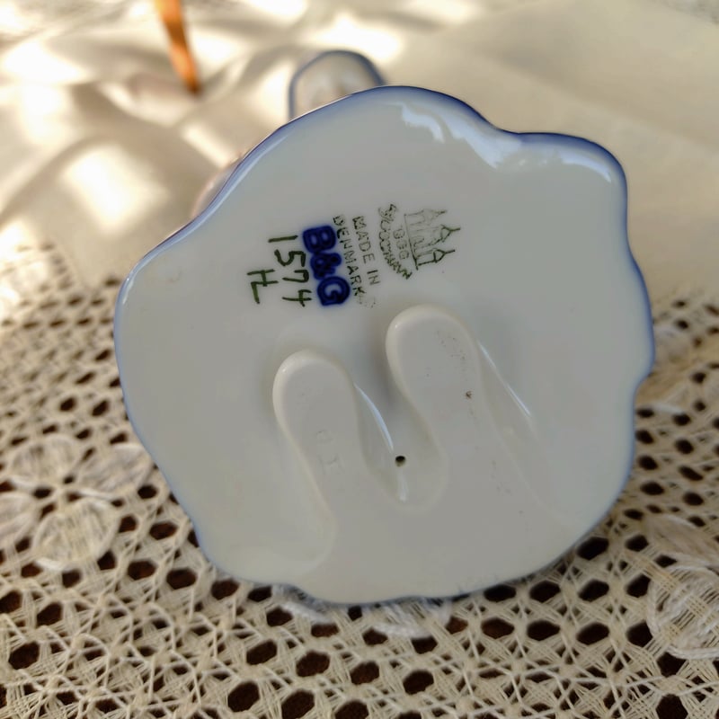 Bing＆GrondahlのElseちゃん・青いドレスの女の子のフィギュリン高さ約