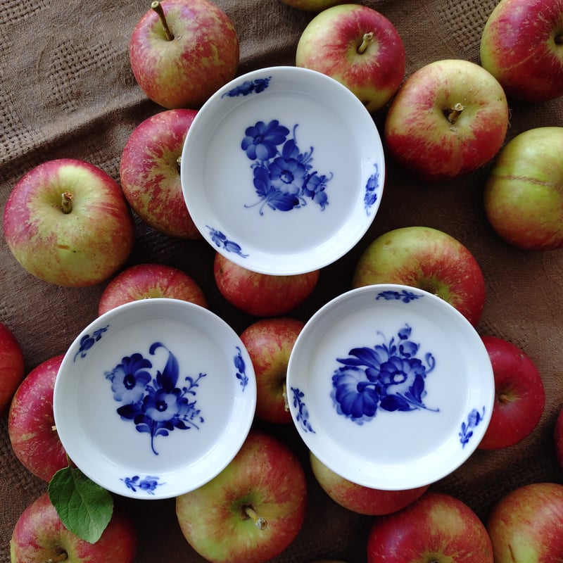 RoyalCopenhagenブルーフラワープレインの小さなお皿は直径約9