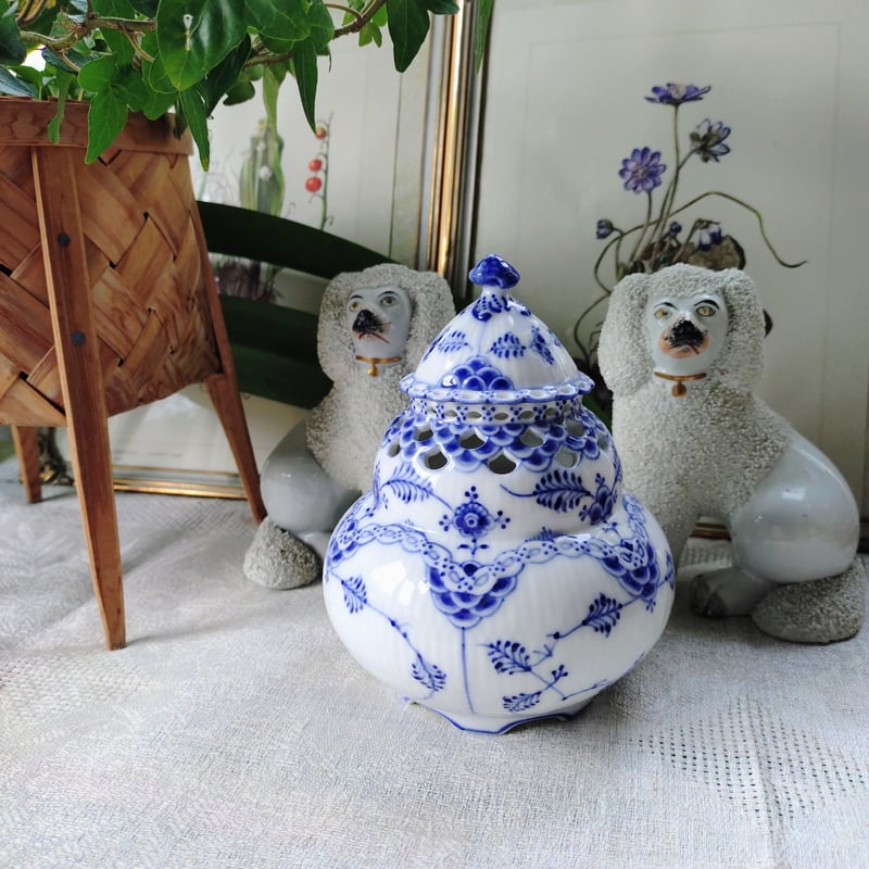 1889-1922年RoyalCopenhagenフルレースのポプリポット蓋付き高さ