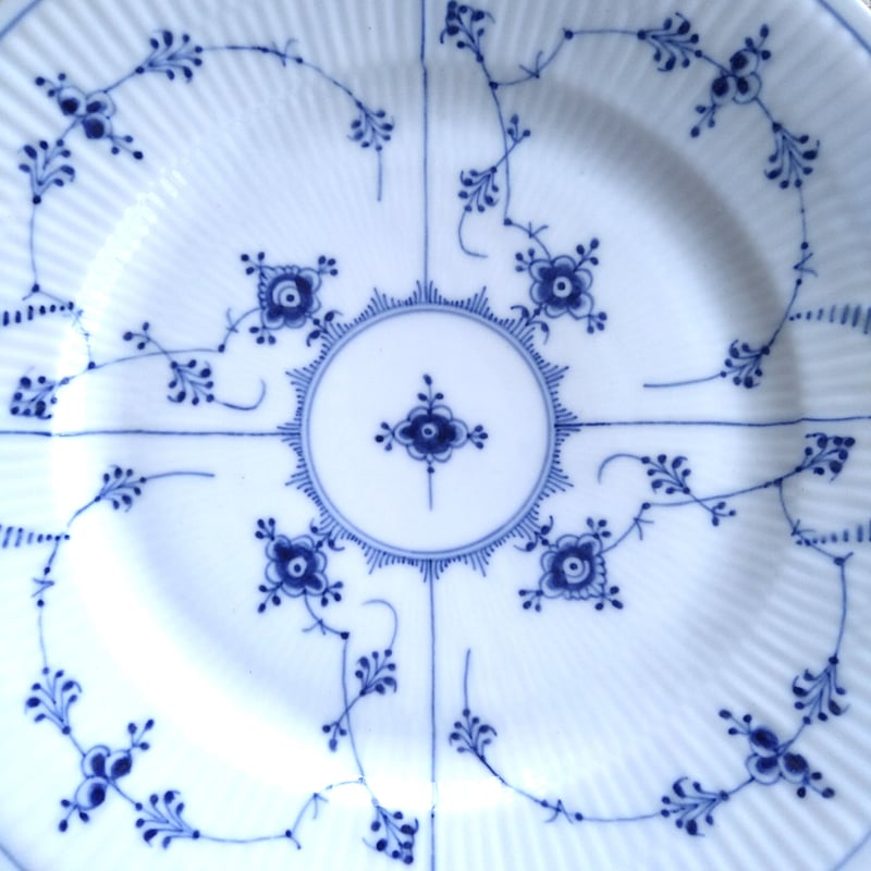 1924～1934年のRoyalCopenhagenブルーフルーテッドプレインの