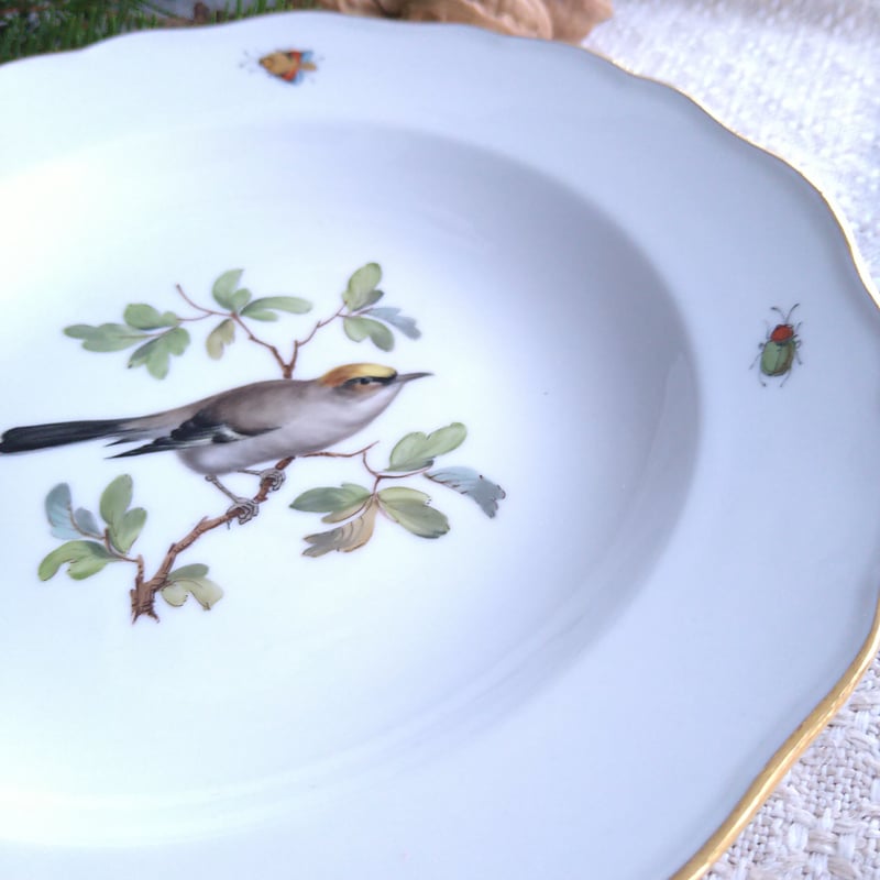 Meissenマイセンドイツの小鳥、アオカワラヒワ?直径約19.5㎝の Meissenマイセンドイツの小鳥、アオカワラヒワ?直径約19.5㎝の
