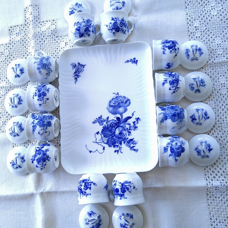 RoyalCopenhagenブルーフラワーカーブの四角トレイとカスタード